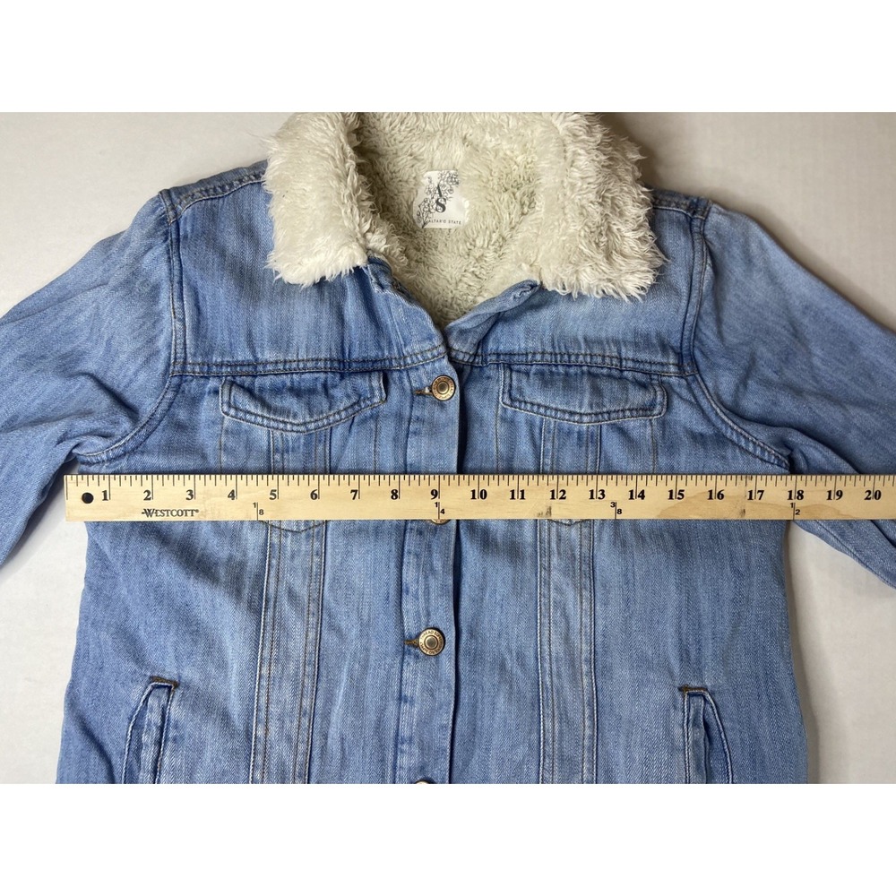 Altar'd State Sherpa Lined Denim Trucker Jacket Womens Est Small Light Wash - Picture 4 of 9